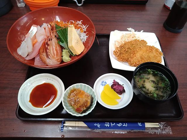 朝獲れ地魚食堂 ふるはうす に行ってきたよ 小虎くんから写真レポが届きました 神奈川県 わんこokレストランの詳細 おでかけわんこ部 愛犬とのおでかけスポット カフェ 宿 を紹介